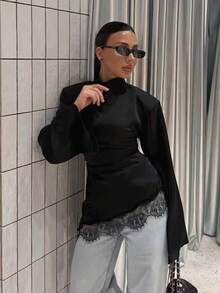 女款黑色緞面優雅高領後綁帶不對稱蕾絲下擺喇叭袖襯衫，適合春秋派對 - 黑色 - 查看 4