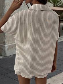 女士时尚休闲度假两件套，亚麻质感条纹翻领无袖衬衫上衣搭配松紧腰带口袋短裤，夏季休闲度假装扮，优雅时尚 - 杏色 - 查看 7