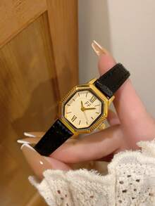 1 pieza Reloj de cuarzo para mujer estilo retro con correa ajustable, forma elíptica con escala de números romanos, compacto y perfecto para uso diario - Negro - Ver 2