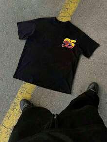 Officially Licensed By Disney With  "Cars Lightning McQueen" 95 Racing Printed Graphics. 100% Cotton Loose Casual Tee, Soft, Breathable And Comfortable Fabric. Unisex Crew Neck Short Sleeve T-Shirt. - 黑色 - 查看 4