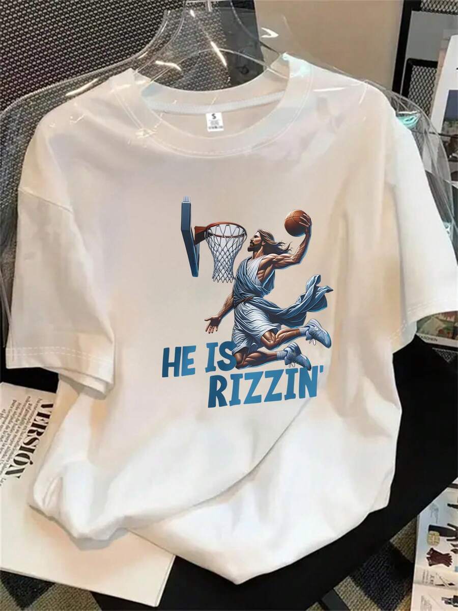 Camiseta de manga corta y cuello redondo para mujer con estampado de una jugadora de baloncesto saltando con el balón, apta para todas las estaciones. - Blanco - Ver 1