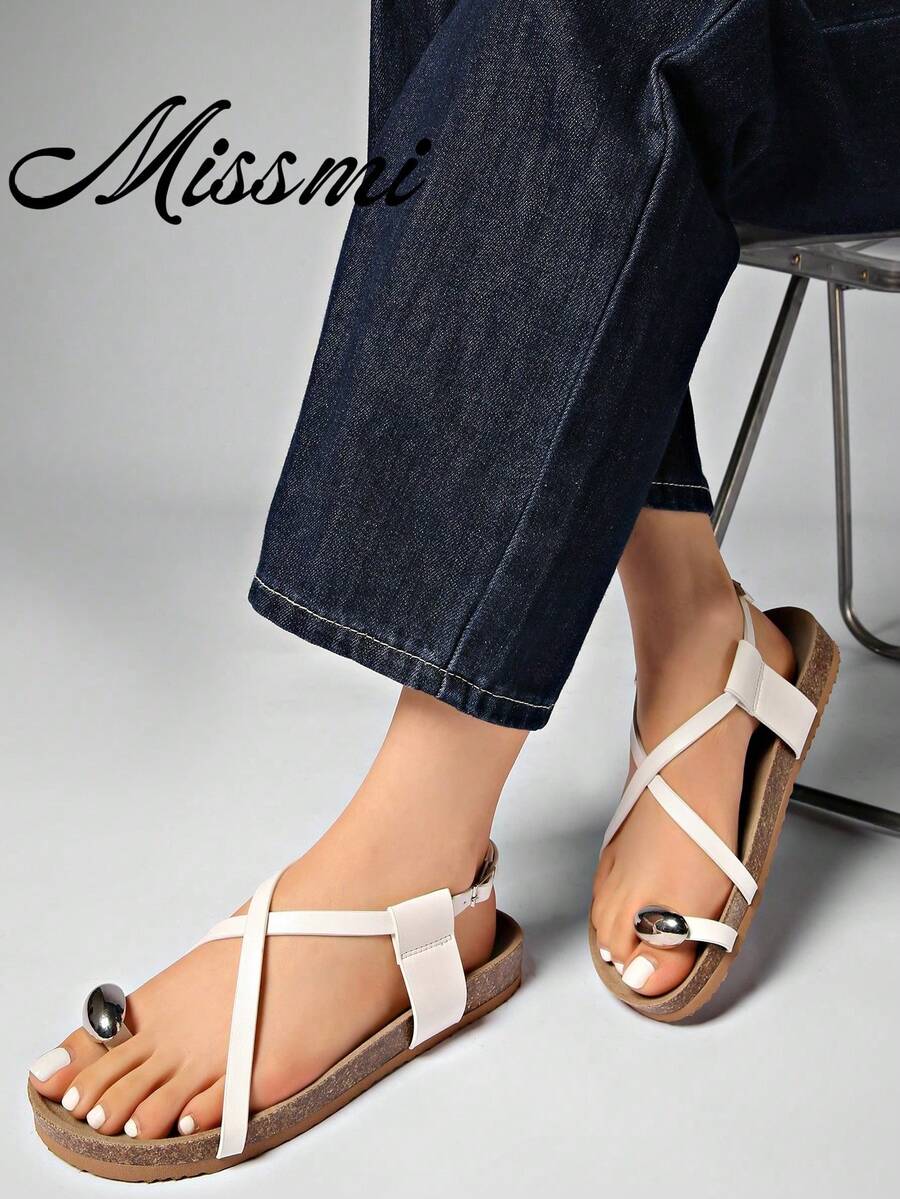 Summer New Metal Decor Strap Flat Sandals For Women