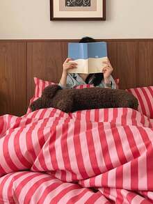 2pcs/3pcs Pink & Red Striped Ruffle Duvet Cover Set (1pc Duvet Cover + 1/2pcs Pillowcase, Comforter Not Included), Suitable For Room Decor, Daily Use, Made Of Polyester Fiber, Soft & Skin-Friendly, Applicable For Master Bedroom, Guest Room, Secondary Bedroom, All Season Use, Fashionable Printed Pattern, Set Combination, Bedroom Upgrade, Home Refresh, Design - Multicolor - View 2