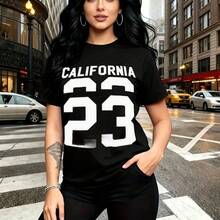 Camiseta de mujer con estampado de chica urbana en cruce de calles de California con número 23 - camiseta casual de manga corta, ajuste cómodo y estilo moderno con actitud - ideal para paseos por la ciudad, viajes a México o regalo perfecto para mamá - Negro - Ver 7
