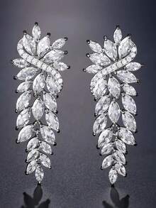 1 Pair Of Fashionable Flower Shaped Earrings, Sweet And Exquisite EarringsSuitable For Women's Daily Commuting ﻿ - Silver - View 1