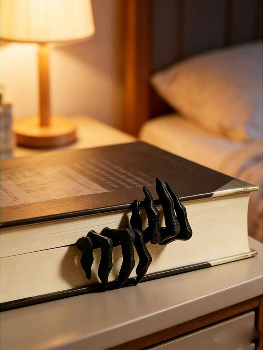 1pc 3D Horror Demon Hand Bookmark, Plastic Material, Exquisite Design, Creative, Reusable, Suitable For Books/Notebooks/Memo Pads, Ideal Gift For Halloween, Graduation Ceremony And Cosplay Events - View 1