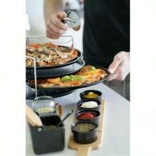 Komplet 4 Blach Do Pizzy Ze Stojakiem 28 Cm Wymiary Opakowania 30 X 30 X 9 - Black - View 2