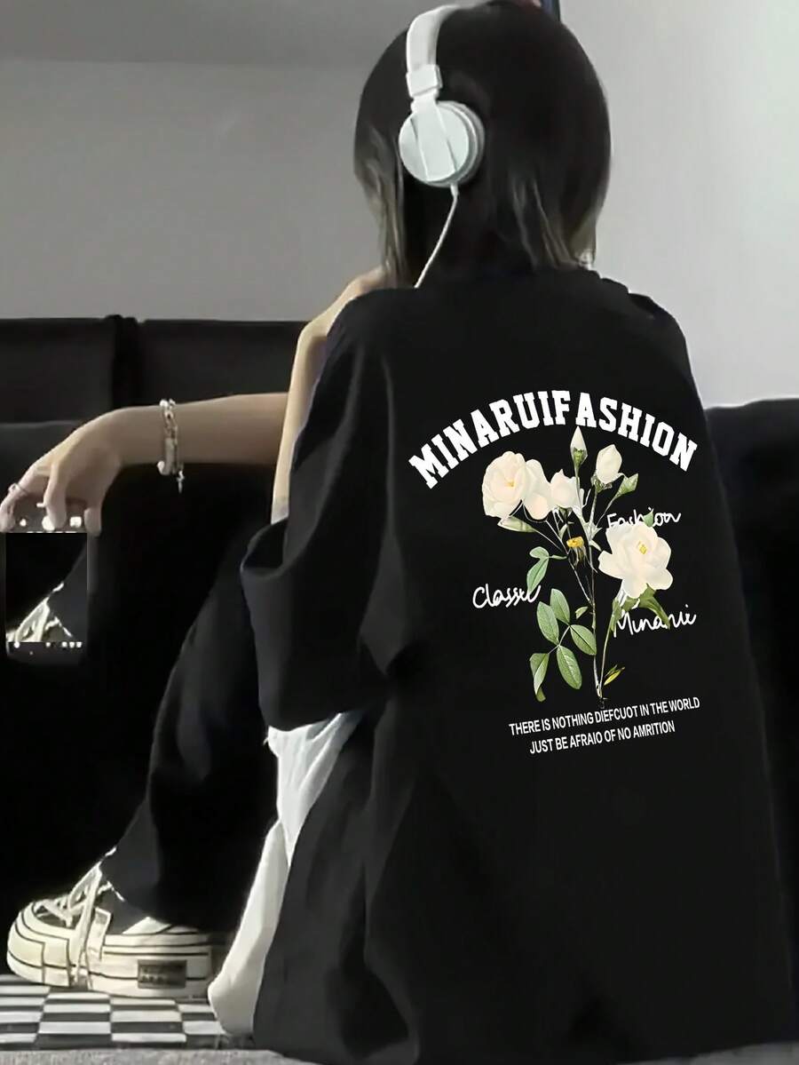 100% Cotton. Casual Short-Sleeved Printed T-Shirt. Women's Y2K-Style Long-Sleeved T-Shirt With A Round Neck And A Cartoon Floral Print. Slim-Fit Summer Top. Knit Fabric, 176 G/M². Spring/Summer/Fall Fashion. Spring/Summer Top. - 黑色 - 查看 1