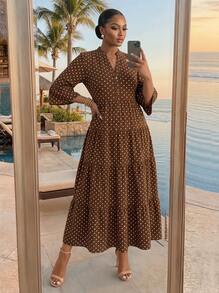 SHEIN Lady CURVE Vestido casual de fiesta elegante para vacaciones con cuello en V, estampado integral y fruncido para mujeres de talla grande - Marrón - Ver 6