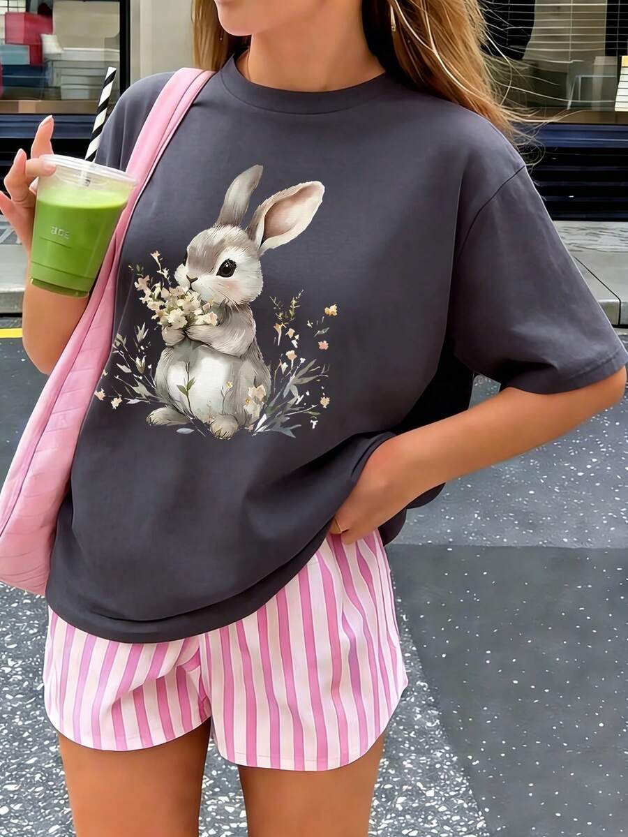 少女卡通兔子印花T恤，适合假日、休闲、街头穿着，是女孩们时尚的夏季上衣。理想的复活节礼物，完美庆祝复活节！ - 深灰色 - 查看 1