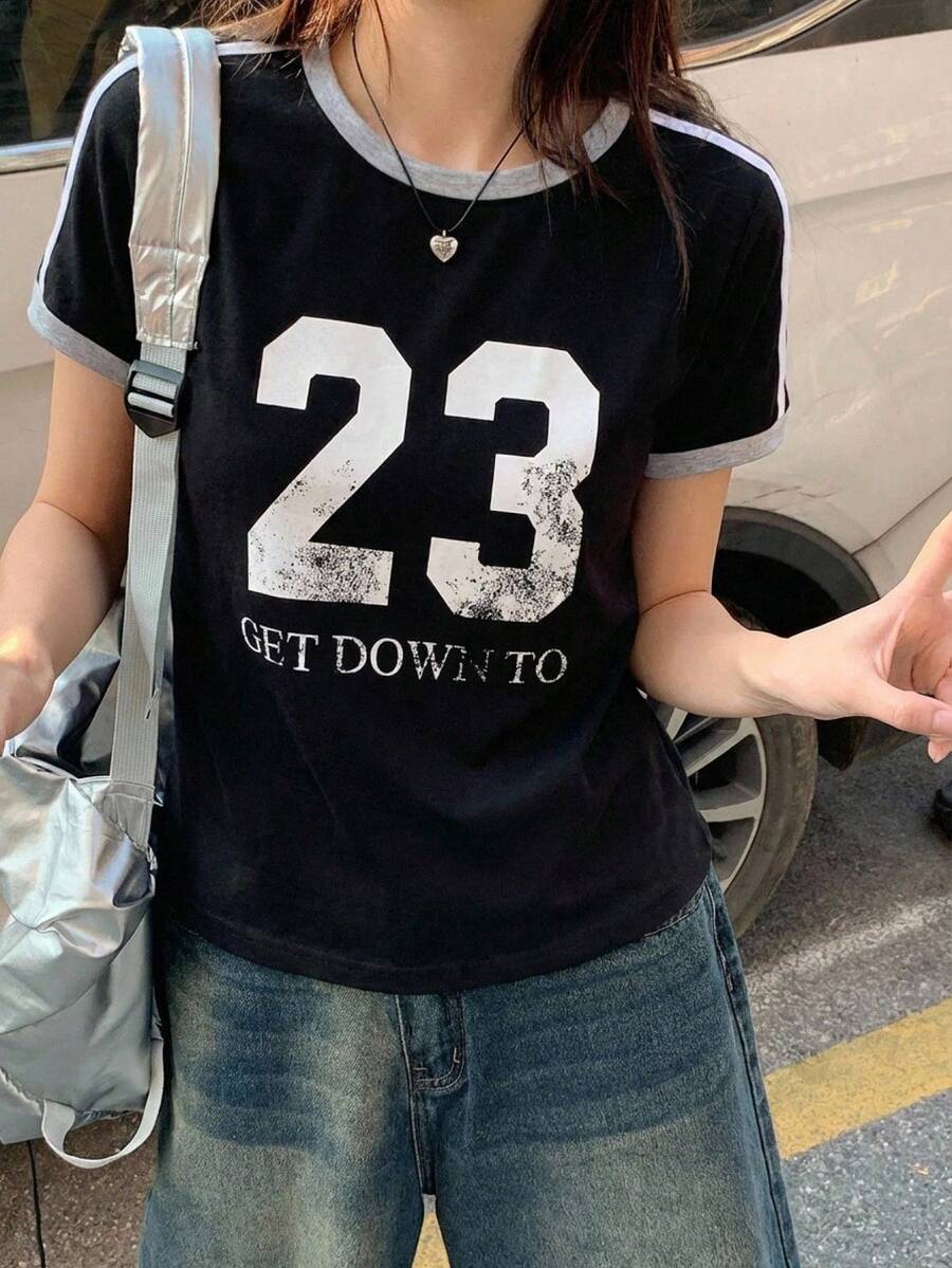 Camiseta de manga corta de estilo deportivo casual de la calle con ajuste ceñido y decoración de cinta con letras de color contrastante para mujer - Negro - Ver 1