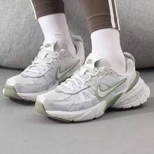 Nike V2K Run Classic 通勤跑鞋，時尚簡約舒適百搭日常中性款 FD0736-006 - FD0736-006 - 查看 3