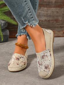 Zapatillas casuales de mujer para primavera/otoño, con estampado floral en la parte superior, diseño de punta tejida, estilo slip-on de corte bajo y retro, adecuadas para el campus y el uso diario - Rojo - Ver 4