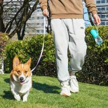 1 Peça Tigela de Água Portátil para Animais de Estimação, Copo para Beber, Adequado para Cães e Gatos, Tigela de Água à Prova de Vazamentos para Filhotes, Copo para Beber e Alimentar Animais de Estimação ao Ar Livre, Garrafa de Água para Viagens ao Ar Livre, Suprimentos para Passeios com Cães (Branco Acinzentado) - Multicolorido - Visão 1