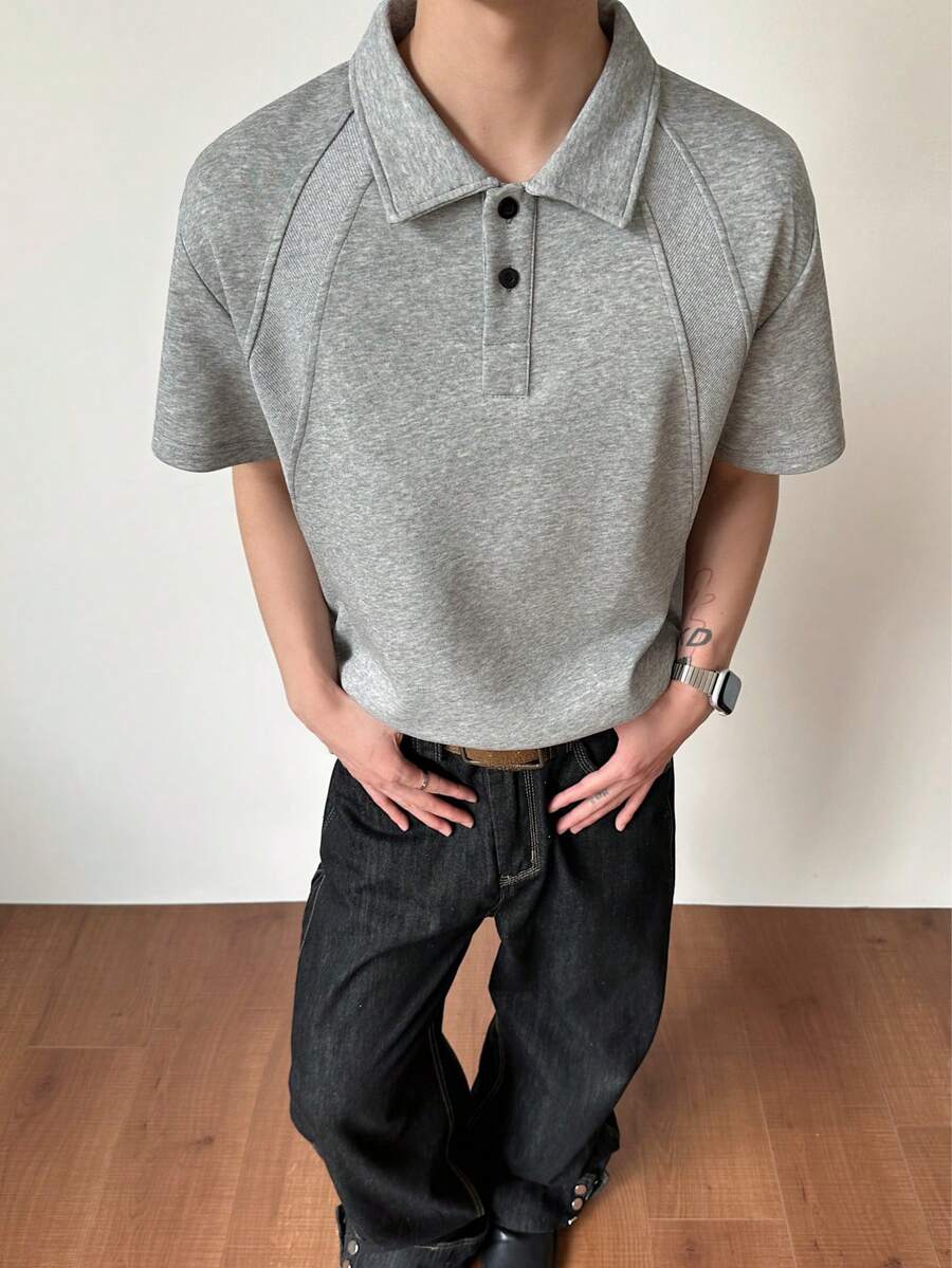 1件男士 Polo 衫，淺灰色插肩袖對比縫線設計 Polo 衫，針織面料修身親膚舒適 3D 剪裁，韓系休閒輕商務風，日常通勤夏季穿著休閒社交 - 淺灰色 - 查看 1