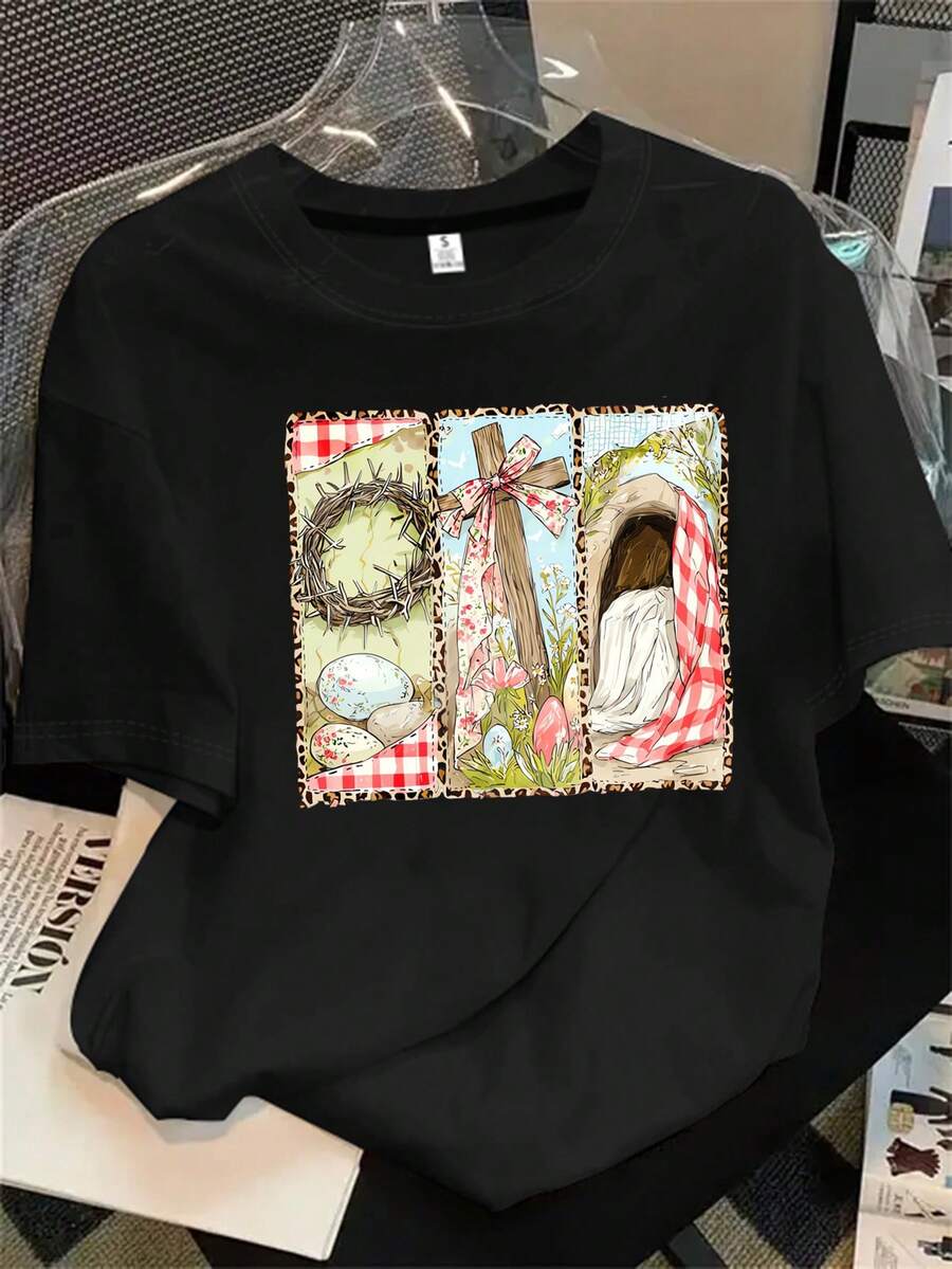 Top de mujer de manga corta y cuello redondo con tres estampas religiosas que representan cruces, un turbante y un estampado floral, ideal para todas las estaciones. - Negro - Ver 1