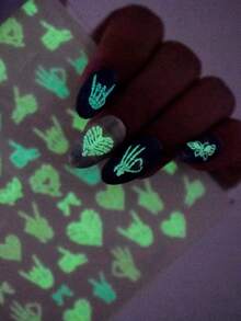 1pc Glow-In-The-Dark Skeleton Nail Art Sticker, Y2K Gothic Style Luminous Heart Bone Butterfly Nail Decal For DIY Nail Art Nail Stickers - Multicolor - View 7