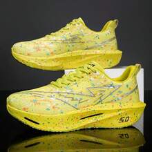 Chaussures de course ultra-légères et amortissantes à rebond pour hommes, best-seller été 2026, chaussures de sport décontractées polyvalentes avec plaque de carbone antidérapante, chaussures de course pour couple, chaussures de sport antidérapantes et résistantes à l'usure convenant à divers terrains et à la forme physique - Jaune citron - Voir 15