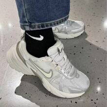 Nike V2K Run Classic 通勤跑鞋，時尚簡約舒適百搭日常中性款 FD0736-006 - FD0736-006 - 查看 13