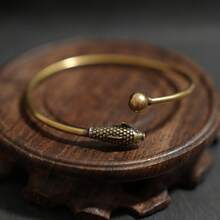 1件禮品 [情侶/閨蜜好運] 復古中式雙魚銅手鐲 附3D錦鯉吊墜，開口式手環，吉祥寓意飾品 - 棕色 - 查看 9