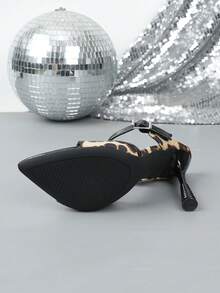 Spring/Summer Fashion High Heel Pointed Toe Single Strap Sandals - Brown - View 4