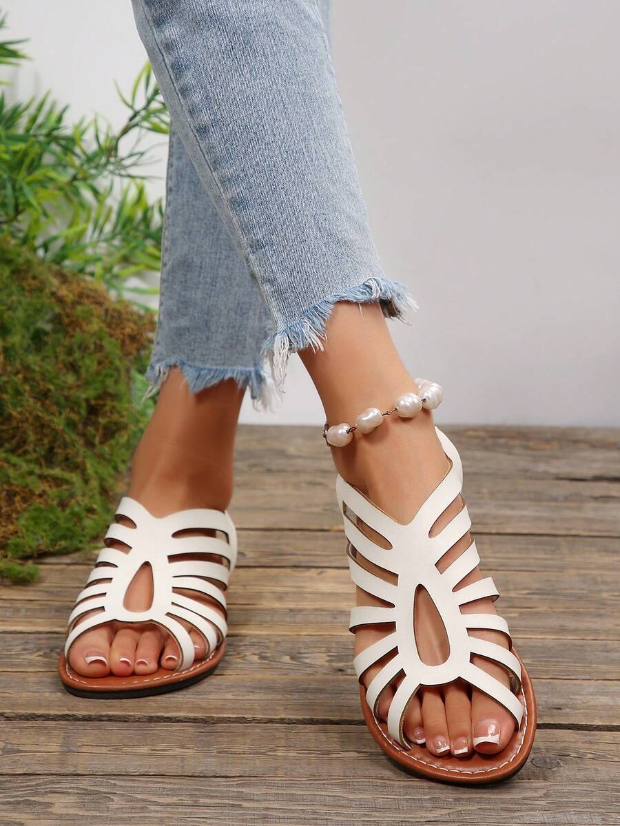 A Pair Of White Cut-Out Roman Flat Sandals, Retro Crisscross Strap Design, Must-Have For Summer Vacations - White - View 1