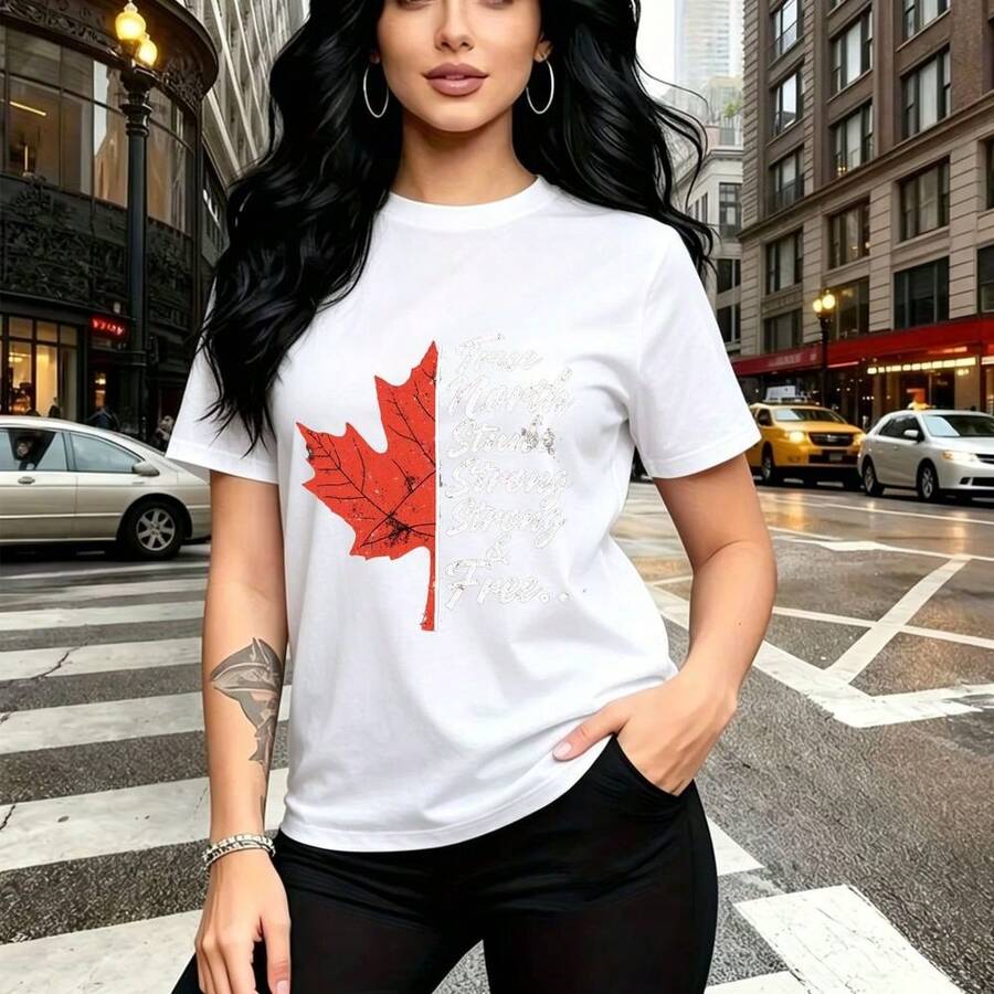 Camiseta de mujer con estampado de hoja de arce roja y texto "True North Strong & Free" evocando orgullo canadiense - camiseta casual de manga corta, ajuste cómodo y elegante, estilo urbano y moderno - ideal para paseos por la ciudad, eventos deporti - Blanco - Ver 1