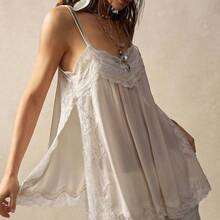 Blusa de tirantes blanca con encaje y abertura lateral, de estilo bohemio, romántico y elegante para vacaciones de verano, festivales de música country y playa. Estilo relajado para mujeres, disfraz de carnaval (Fasching) para verano y vacaciones. - Amarillo claro - Ver 7