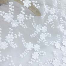 1件白色網格蕾絲刺繡布料，優雅花卉圖案，透明薄紗面料，手工DIY縫製材料，室內裝飾材料，桌布、窗簾、婚禮裝飾、婚紗、正式禮服面料，大尺寸 - 白色網布 - 查看 11
