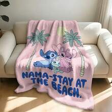 迪士尼史迪奇、安琪兒與史克蘭普「Nama-Stay At The Beach」法蘭絨披毯，柔軟舒適絨毛毛毯，熱帶棕櫚樹背景，適用於沙發、床鋪、客廳、臥室、辦公室、旅行，四季皆宜 - 顏色 1 - 查看 3