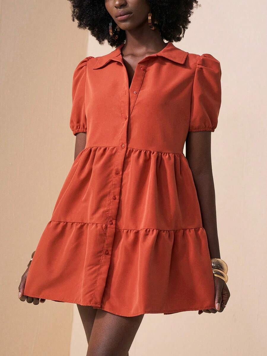 Vestido suelto con mangas abullonadas, abertura frontal y diseño escalonado para vacaciones - Color caoba - Ver 1
