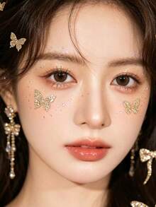 1 pièce Autocollant de décoration de visage style papillon de luxe, Autocollant de nœud papillon pailleté doré, Accessoire de maquillage de portrait élégant, Autocollant de visage papillon style élégant, Design de nœud pailleté or champagne, Décoration de maquillage d'ambiance élégante - Multicolore - Voir 4