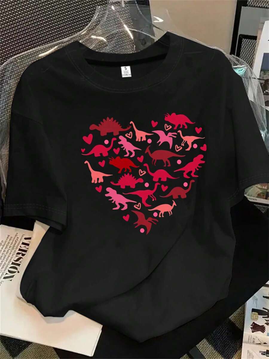 Top de mujer de cuello redondo y manga corta con estampado de corazones y hojas rojas, apto para todas las estaciones. - Negro - Ver 1
