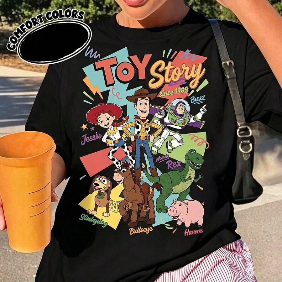 Disney Toy Story Rainbow Tee |   Vintage 1995 Anniversary Graphic Print T-Shirt, Woody Buzz Rex Jessie Hamm Slinky Pony Cartoon Short Sleeve Top, 100% Cotton, Aesthetic Summer Vacation Outfit - 黑色 - 查看 1