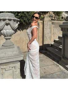 Vestido largo blanco de encaje para mujer con hombros descubiertos, elegante vestido ajustado transparente para invitada de boda o fiesta, con detalle fruncido y abertura en el muslo. - Blanco - Ver 3