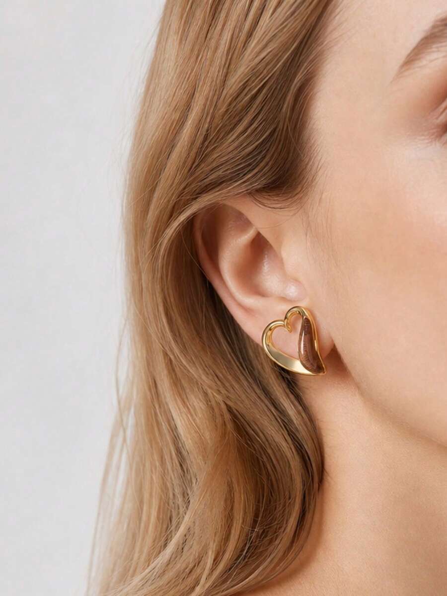 1 Pair Minimalist Hollow Heart Design Earrings For Women, Versatile Sweet Earrings For Work, Dating, Daily Wear - Gold - View 1