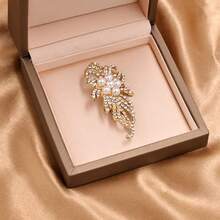 1pc Elegant Rhinestone Flower Brooch For Women, Versatile Faux Pearl Corsage, Exquisite Pin For Coat And Sweater Decoration - Gold - View 4