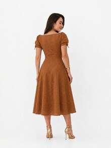 Women's VALENTINE Midi Dress, Vintage Caramel Color With Short Puff Sleeves, A-Line Silhouette And Front Button Closure. - 駝色 - 查看 3
