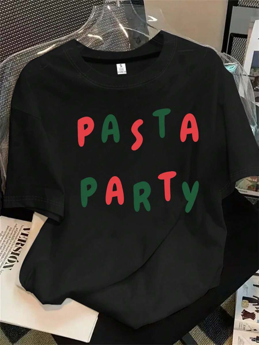 Top de mujer de cuello redondo y manga corta con dos letras rojas y verdes estampadas, apto para todas las estaciones. - Negro - Ver 1