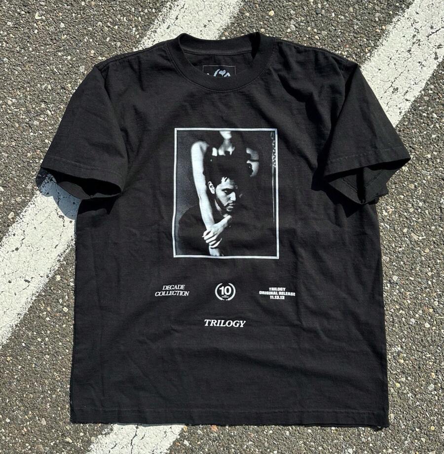 XO Trilogy Decade Collection Tee Mens L Flawless Rare Shirt 10 Years - 黑色 - 查看 1
