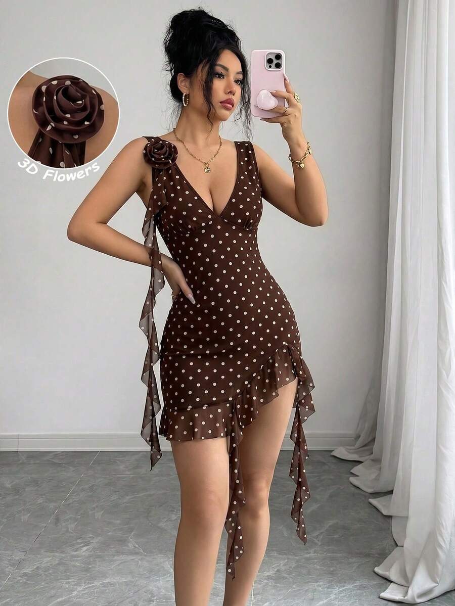 vestido mini de lunares para mujer, con escote en V profundo, busto fruncido, cintura ceñida, abertura alta asimétrica con volantes, espalda descubierta, elegante y sexy, ideal para fiestas, vacaciones y citas, con diseño de malla, parches - Marrón - Ver 1