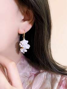 1 Pair Fashionable Exquisite Asymmetrical Leaf Shaped Unique Elegant Elegant Suitable For Daily Casual Gathering Dating Vacation Autumn/Winter Women's Earrings - Golden Yellow+White - View 5