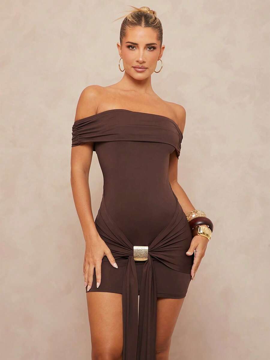 Women's Fitted Mini Dress With Ruched Ruffles And Off-The-Shoulder Design, Metal Embellishment - 灰色 - 查看 1