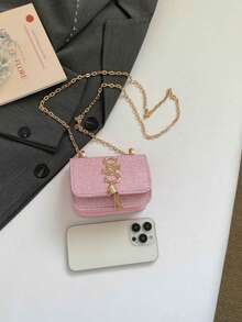 Bolsa Mini Estilo Menina Delicada, Flor de Rosa 3D em Tela Requintada e , Decoração de Laço de Couro Adiciona Doçura, Múltiplas Cores Disponíveis (Preto / Rosa / Azul / Branco) Adequado para Diferentes Estilos de Roupas, Corrente de Metal Pode Ser Usada Transversalmente ou Sob o Braço, O Corpo da Bolsa Pequena Pode Conter Batom, Fones de Ouvido e Outros Itens Pequenos, Adequado para Saídas Diárias, Encontros, Reuniões, Combinando com Vestidos e Outras Cenas, Etéreo e na Moda. - Multicolorido - Visão 7