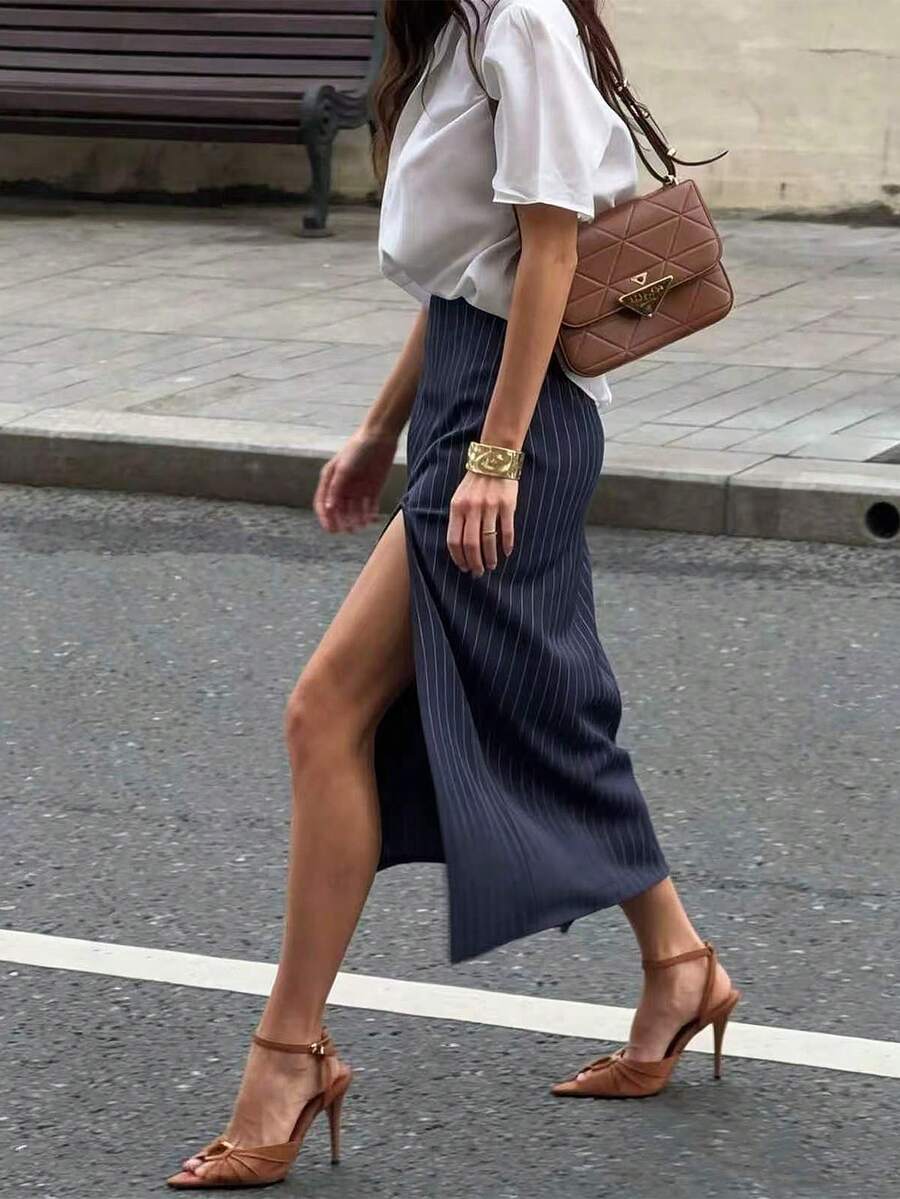 Rok Minimalis Wanita Elegan dengan Belahan di Bagian Bawah untuk Sehari-hari - Navy Blue - View 1