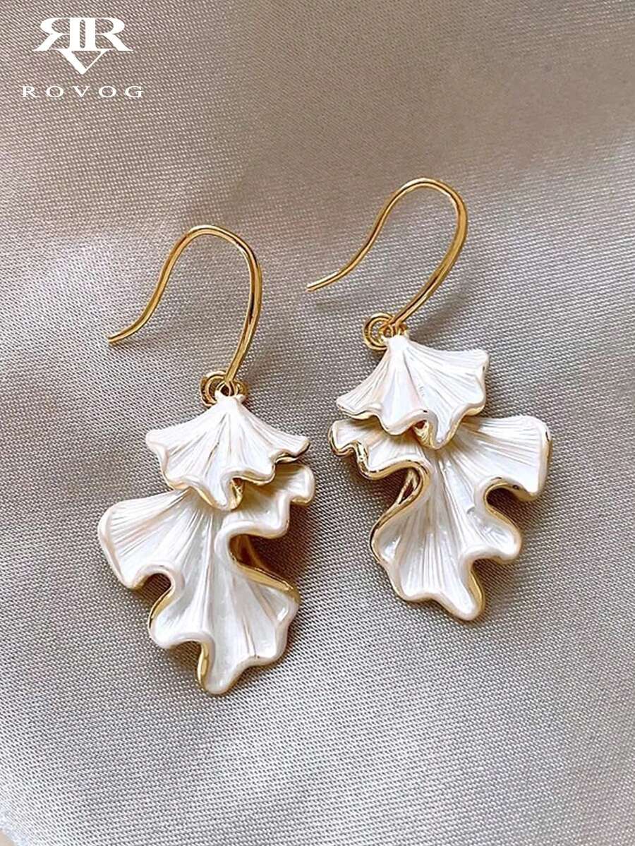 1 Pair Fashionable Exquisite Asymmetrical Leaf Shaped Unique Elegant Elegant Suitable For Daily Casual Gathering Dating Vacation Autumn/Winter Women's Earrings