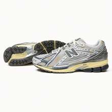 New Balance 1906R M1906RTI Thisisneverthat Kollaboration Rain Cloud Metallic Silber Mesh Wildleder Sneaker 2000er Jahre Retro Technik Walkingschuhe Unisex - silbergrau - Übersicht 8