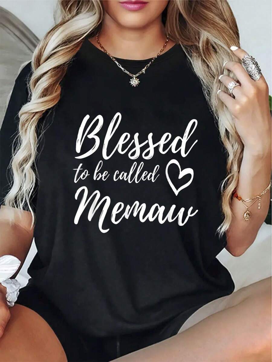 Oversized T-Shirt For Women, "Lucky Goddess Memaw" Fashion T-Shirt, Casual Black Round Neck T-Shirt With Heart-Shaped Design, Comfortable And Breathable Fabric, Perfect Gift For Grandma, Thank You Gift For Grandma, Heart Design Top, Comfortable Fit T-Shirt. - 黑色 - 查看 1