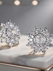 1 Pair Luxury Snowflake Stud Earrings, Versatile Daily Design, Commuter Outfit Accessory - Earrings - View 4