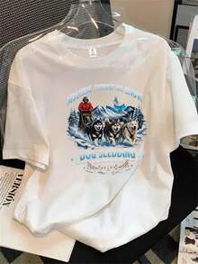 Camiseta de manga corta y cuello redondo para mujer con estampado de un grupo de perros tirando de una pala en la nieve, apta para todas las estaciones. - Blanco - View 1